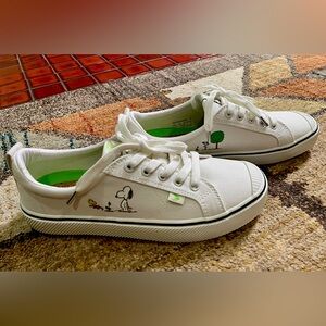 🌎 Cariuma X Peanuts Earth Day Off-White Canvas women’s size 9 🌳